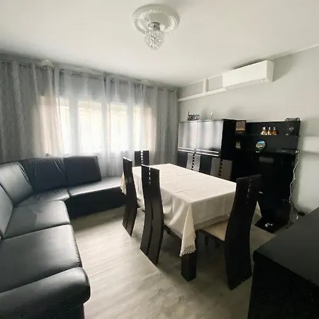 Maison Face A La Cite Carcassonne