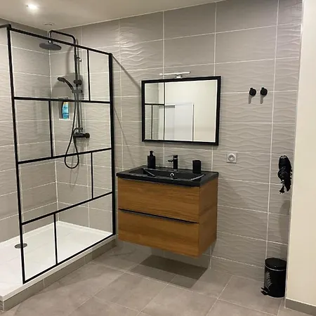 Homestay Maison Face A La Cite