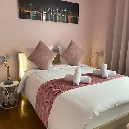 Maison Face A La Cite *