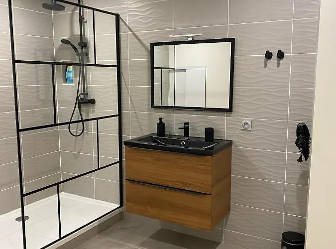 Quarto em Acomodações Particulares Maison Face à La Cité