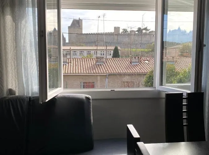 Maison Face à La Cité