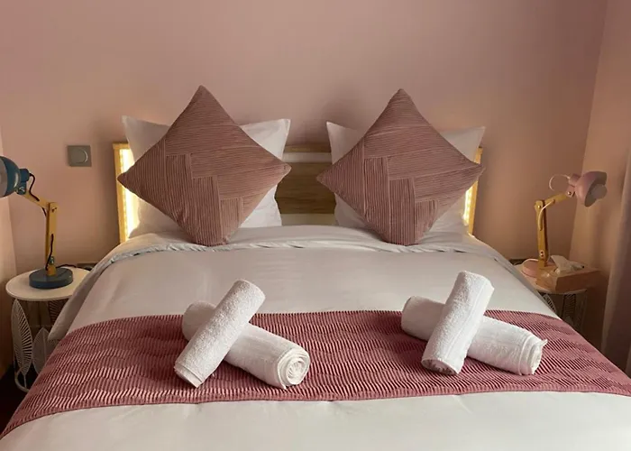 Homestay Maison Face A La Cite