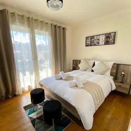 Homestay Maison Face A La Cite *